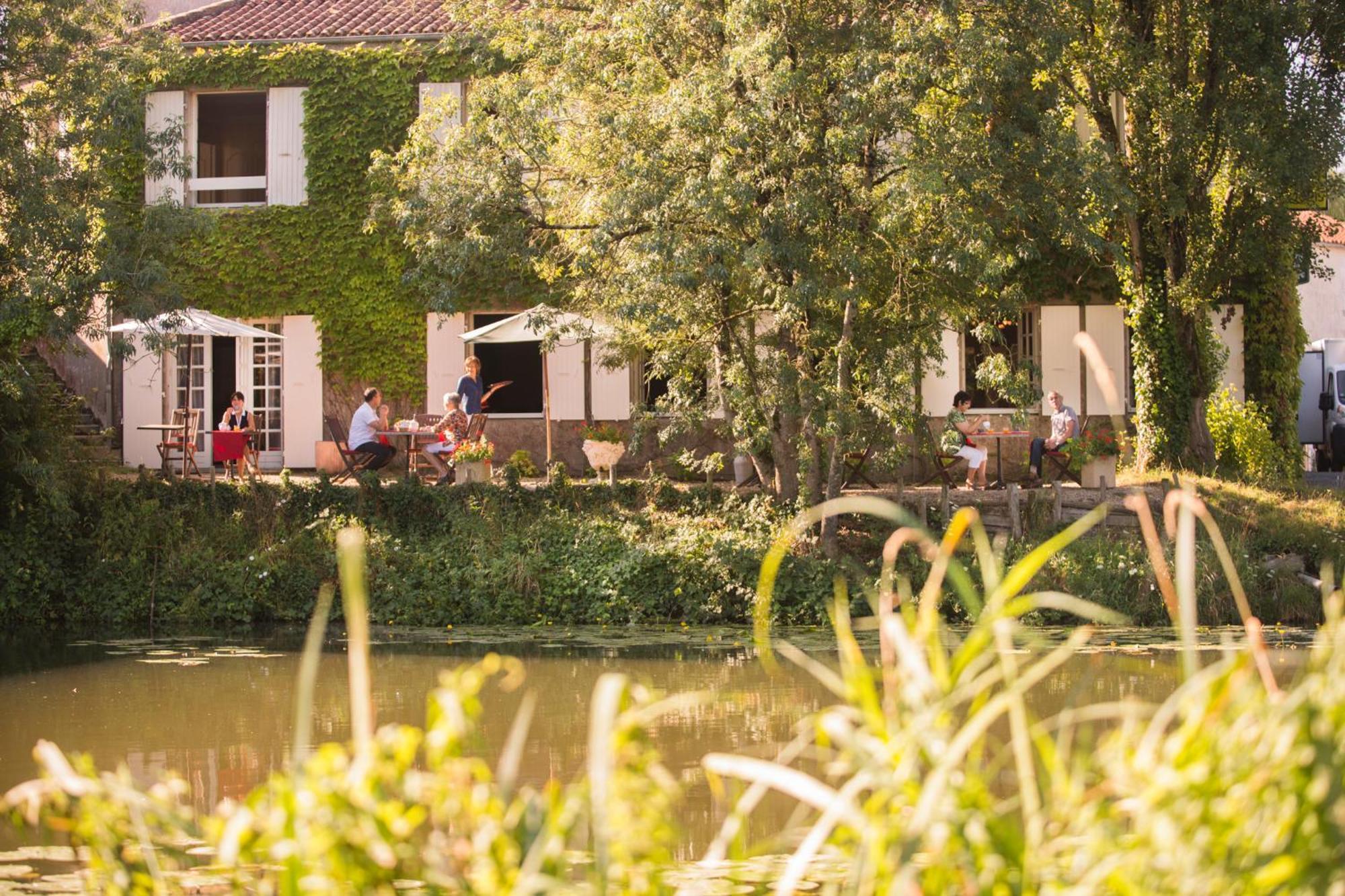 וולואר Logis Auberge De La Riviere מראה חיצוני תמונה