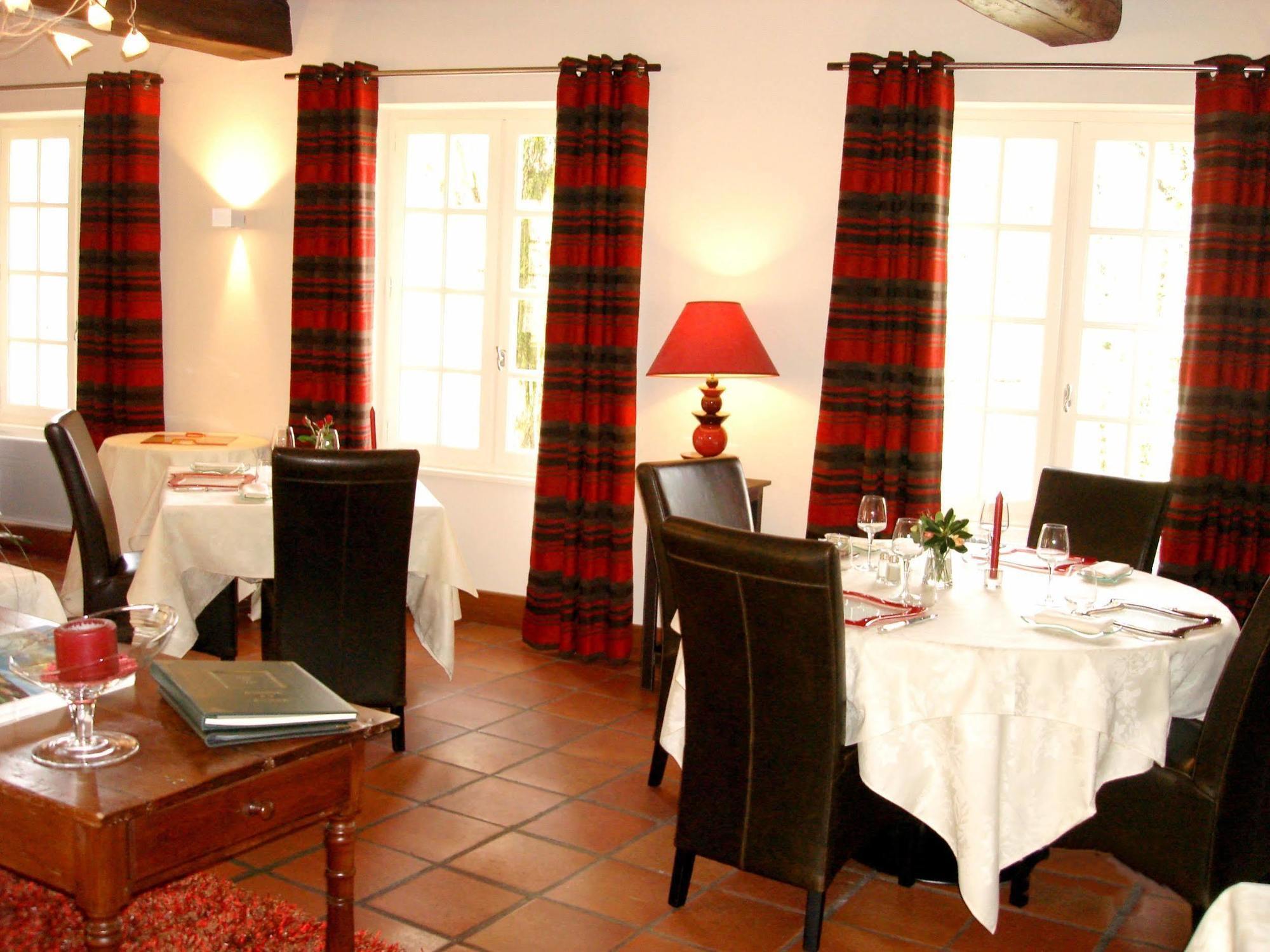 וולואר Logis Auberge De La Riviere מראה חיצוני תמונה