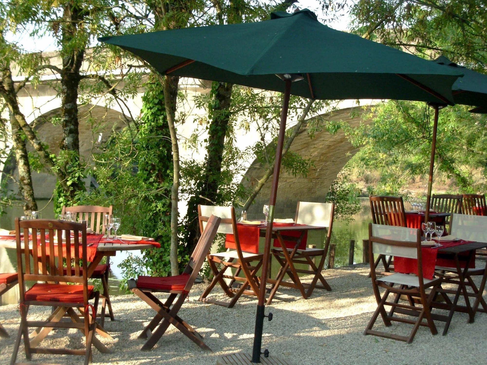 וולואר Logis Auberge De La Riviere מראה חיצוני תמונה