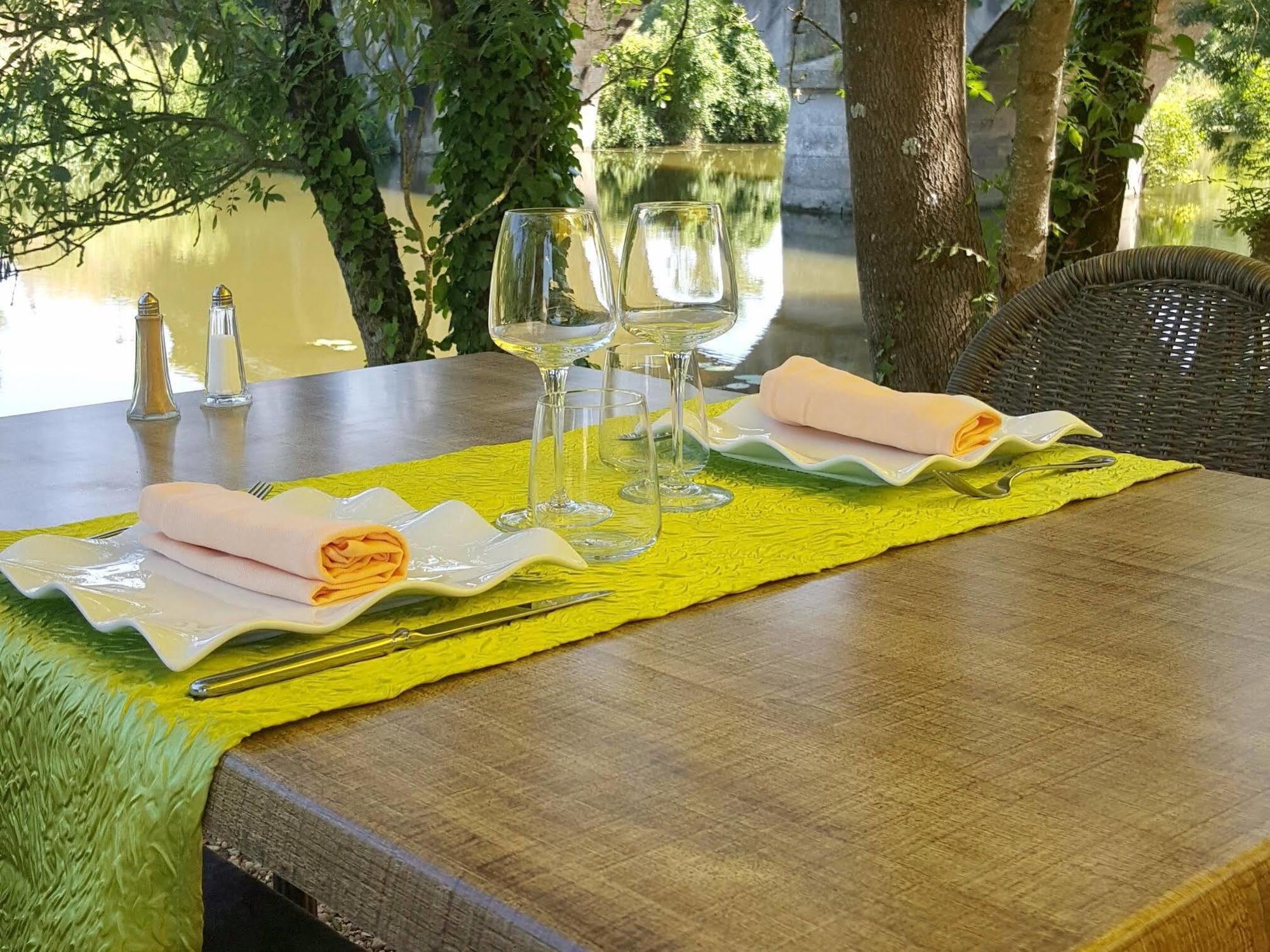 וולואר Logis Auberge De La Riviere מראה חיצוני תמונה