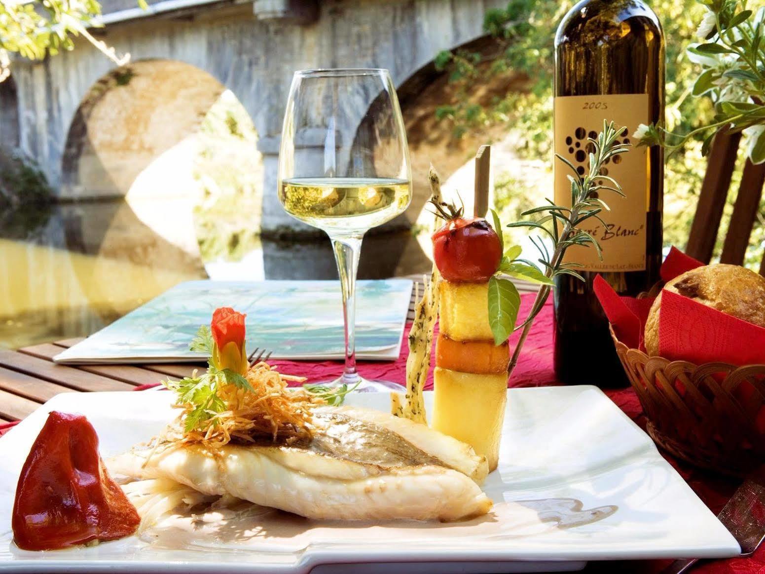וולואר Logis Auberge De La Riviere מראה חיצוני תמונה